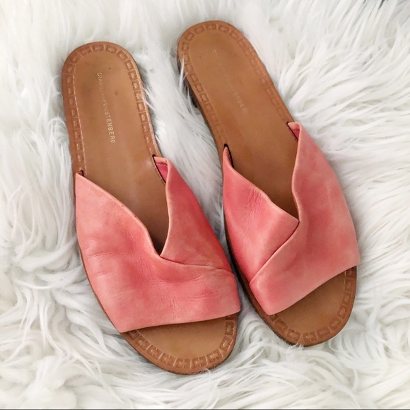 Diane Von Furstenberg Shoes - Diane von Furstenberg Caserta Leather Slides